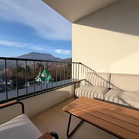 Apartamento Sekvoja View